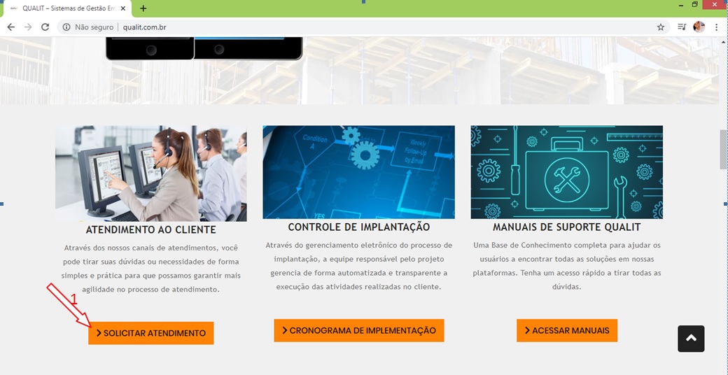 Clicando no botão azul “Solicitar Atendimento” ou também no seguinte local: